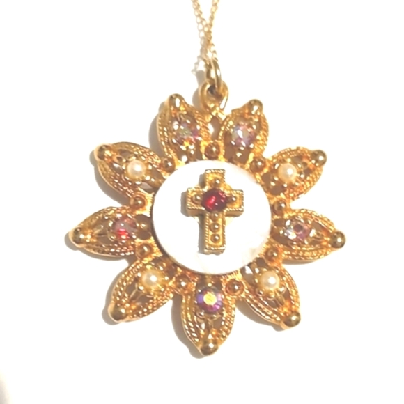 ANSON GOLD-TONE IRIDESCENT CRYSTAL & PEARL CROSS PENDANT 18" NECKLACE - Picture 3 of 9